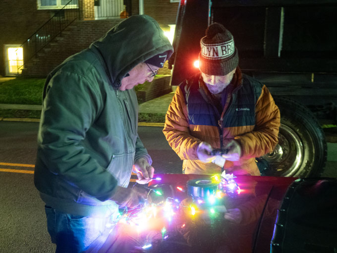 Barry and Pete readying their cars for the parade